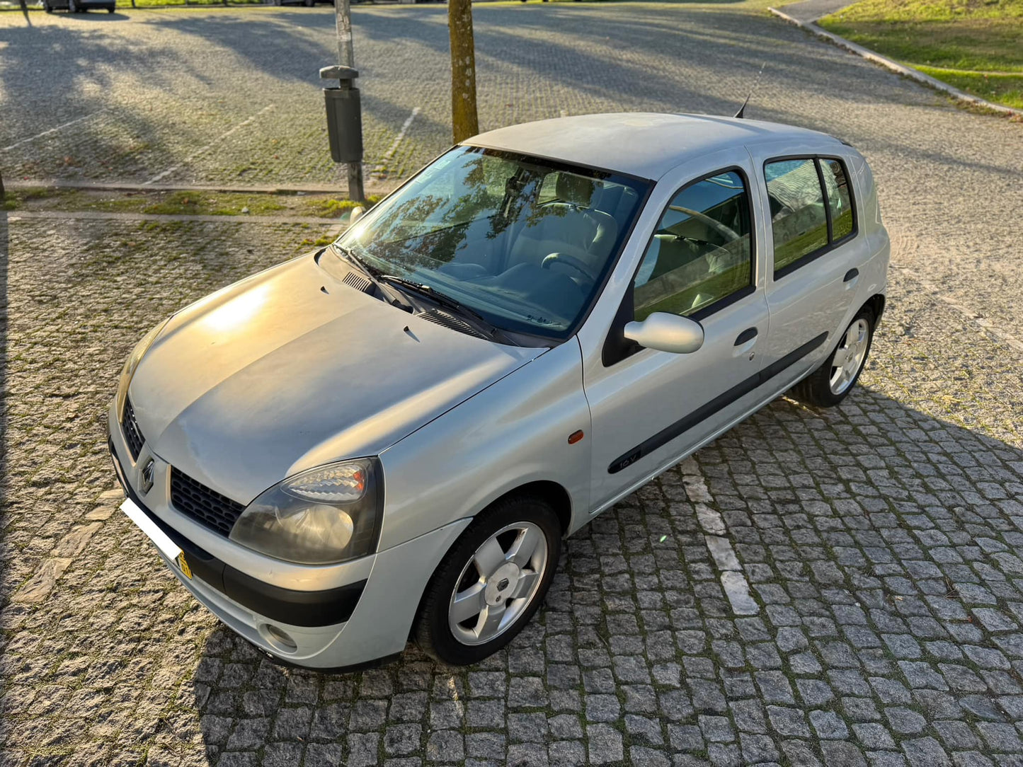 Renault Clio 1.2 16v 75cv Privilege