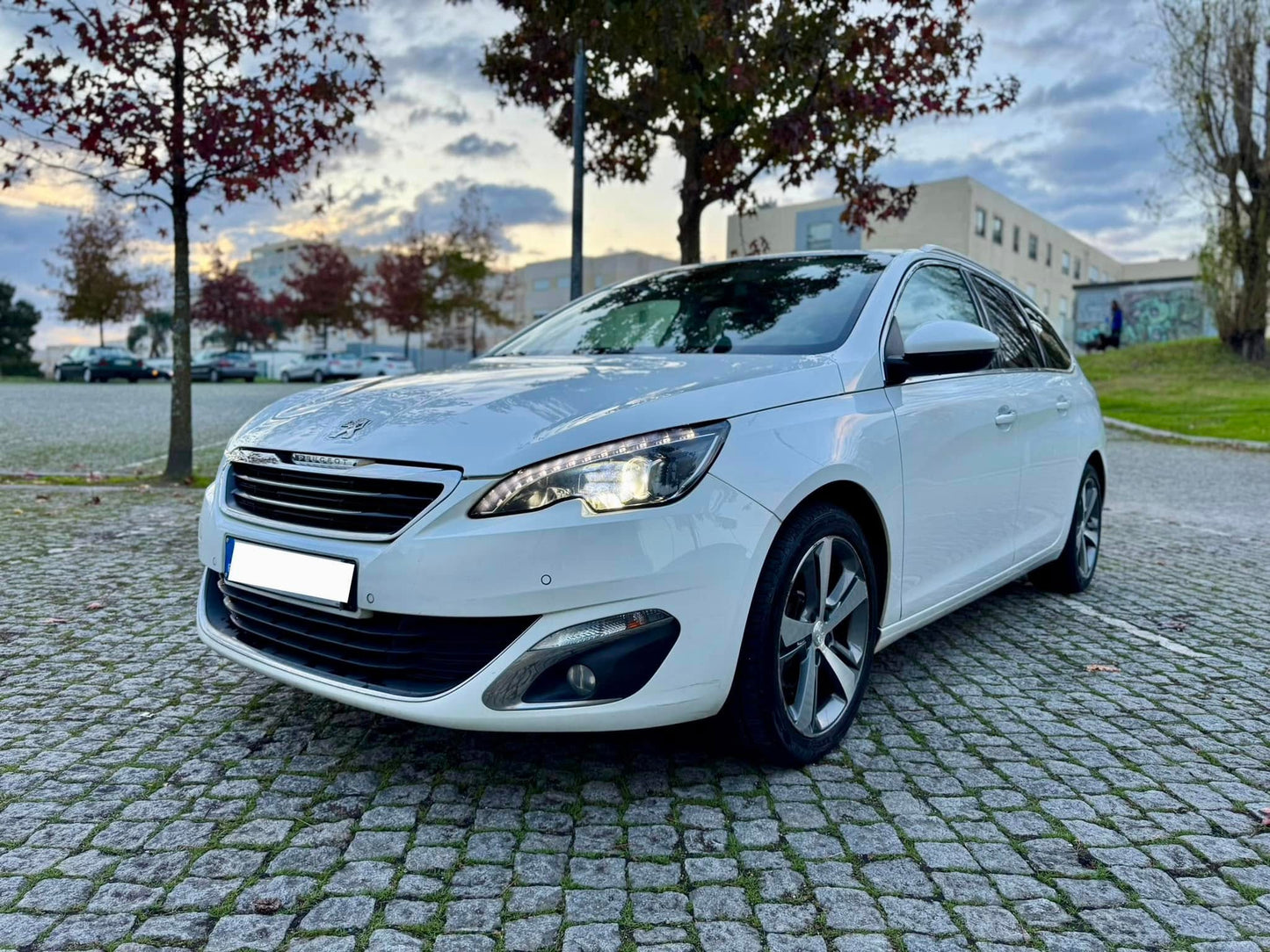Peugeot 308 SW 1.2 e-THP 130cv Allure