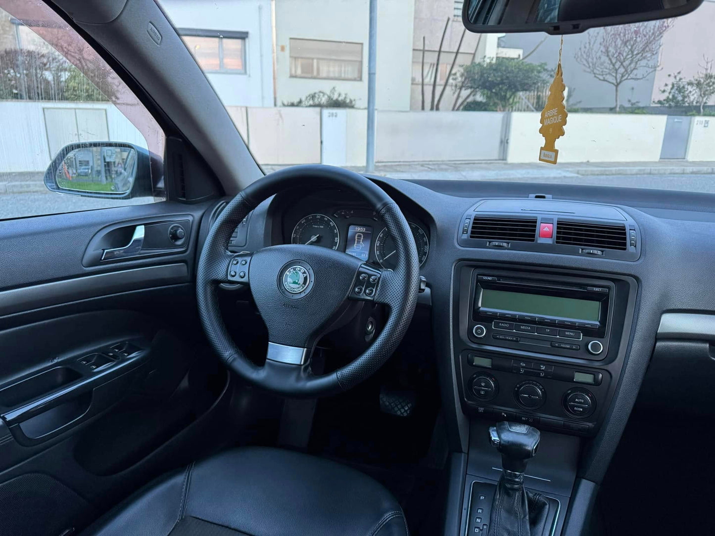 Skoda Octavia Break 2.0 TDI 140cv DSG