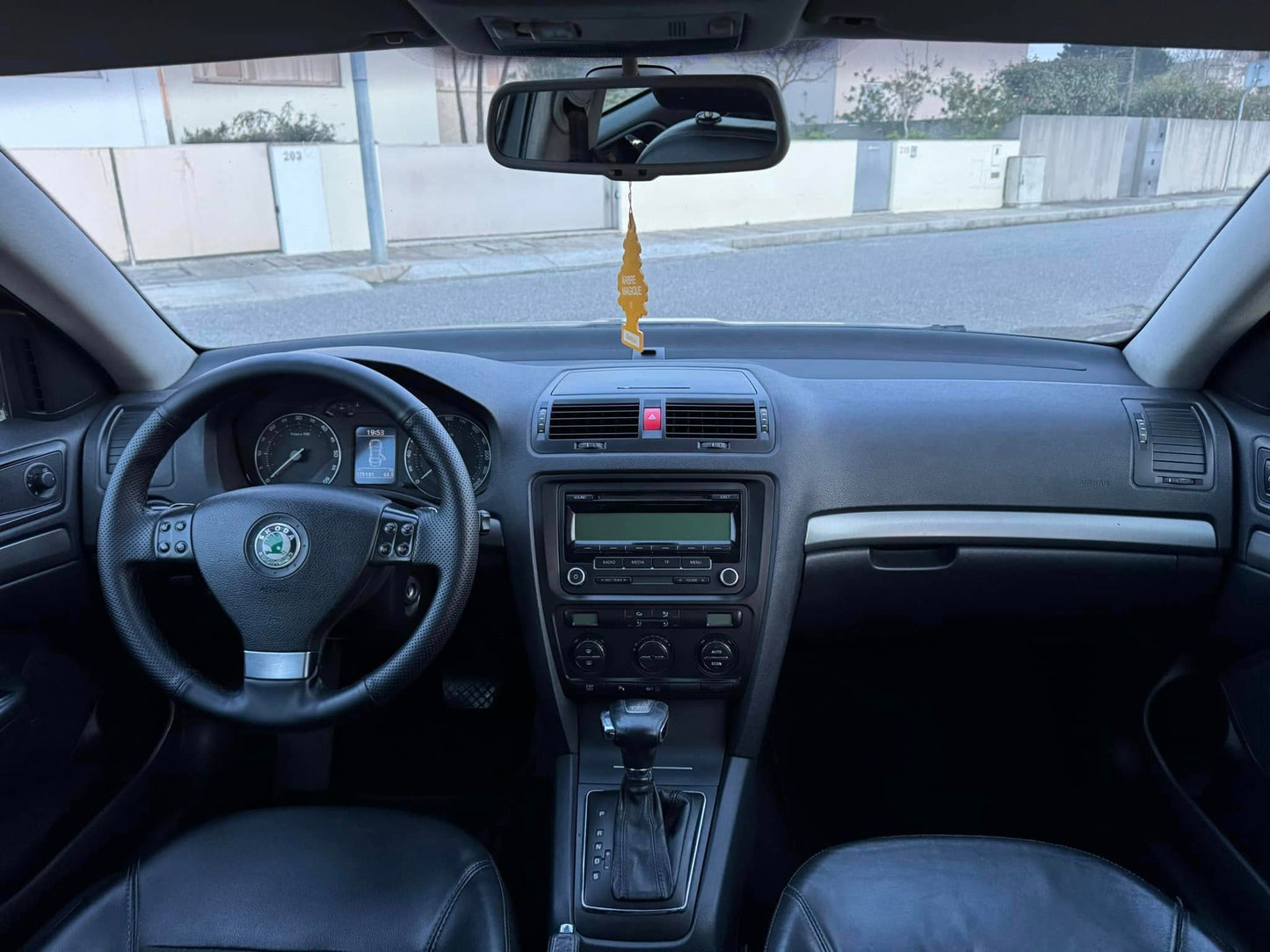 Skoda Octavia Break 2.0 TDI 140cv DSG