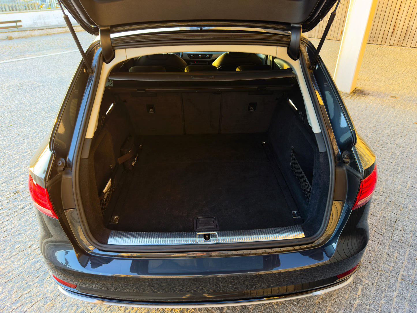 Audi A4 Avant 2.0 TDI Sport S Tronic Look RS4