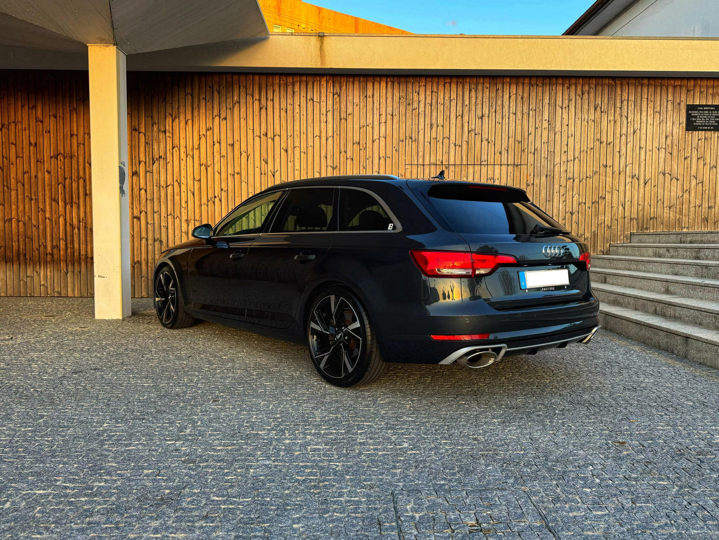 Audi A4 Avant 2.0 TDI Sport S Tronic Look RS4