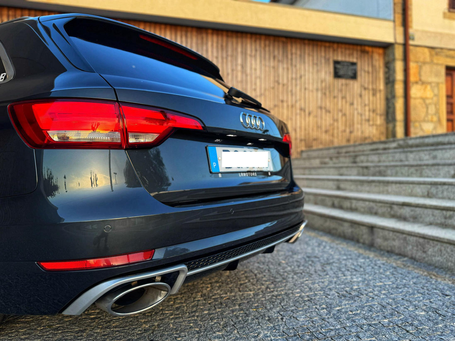 Audi A4 Avant 2.0 TDI Sport S Tronic Look RS4