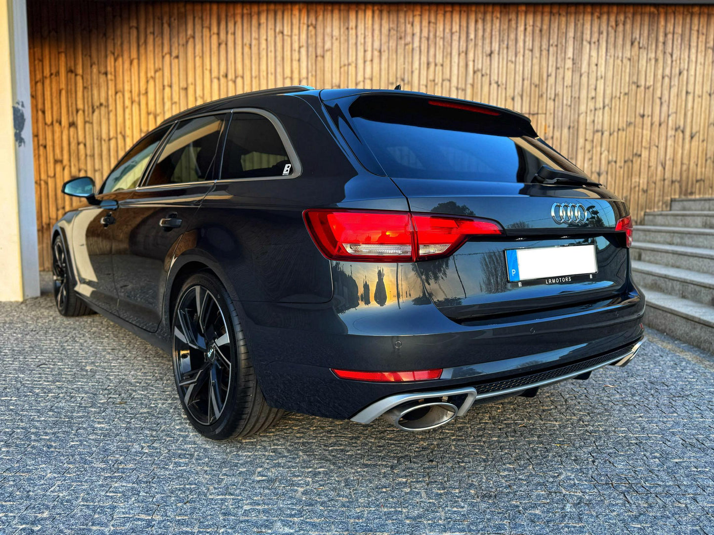 Audi A4 Avant 2.0 TDI Sport S Tronic Look RS4