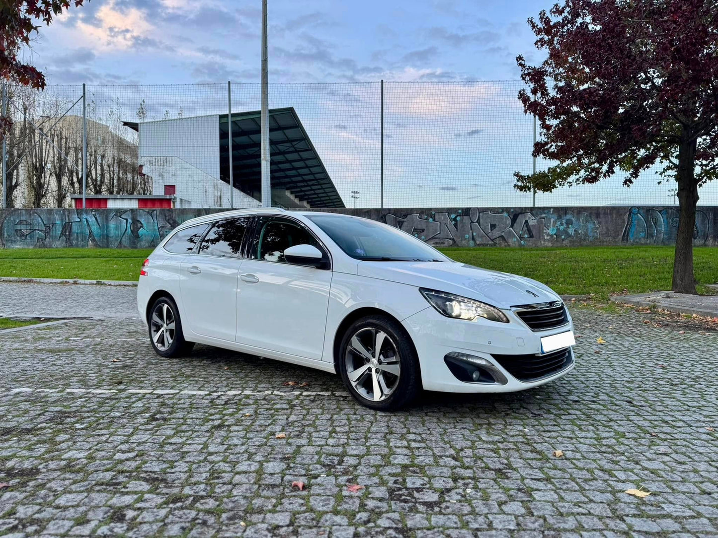Peugeot 308 SW 1.2 e-THP 130cv Allure