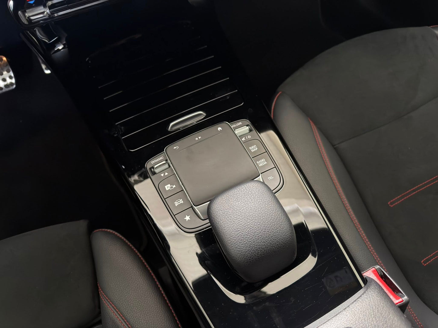Mercedes-Benz A180d AMG Line