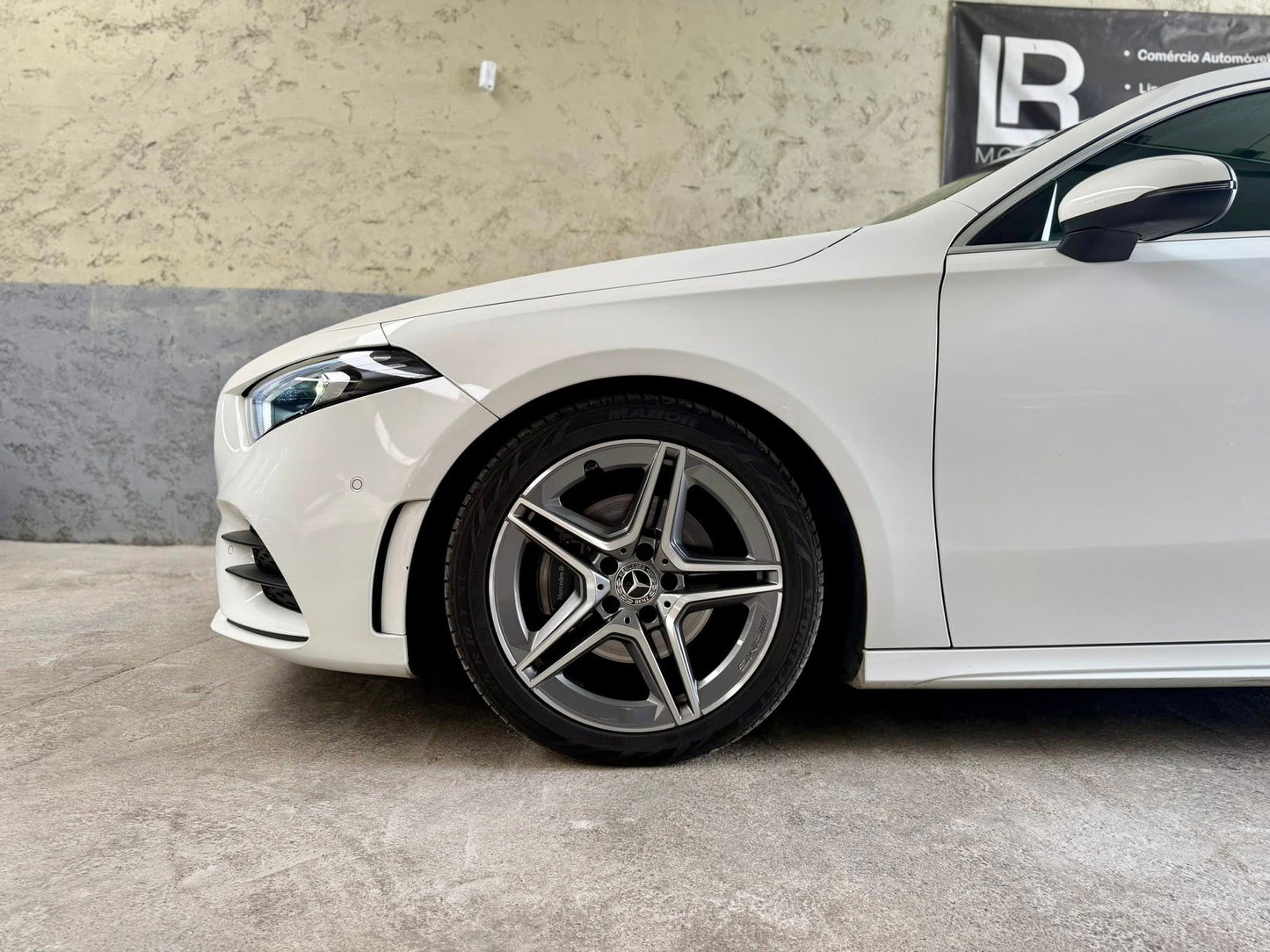 Mercedes-Benz A180d AMG Line