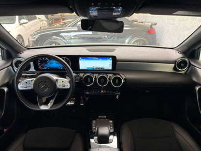 Mercedes-Benz A180d AMG Line