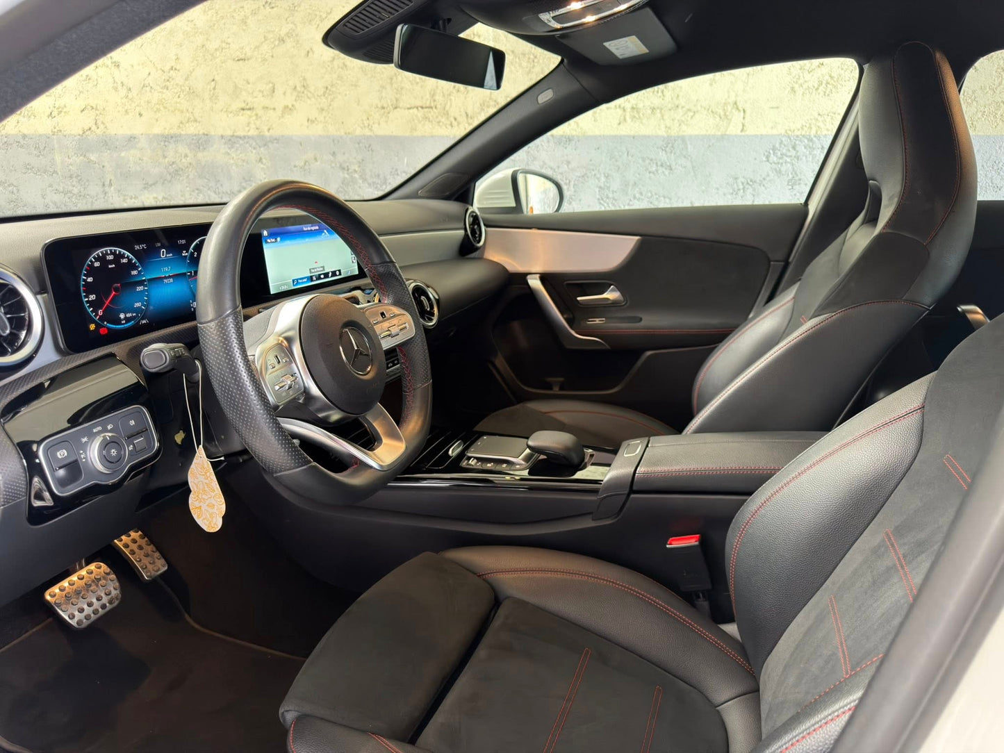 Mercedes-Benz A180d AMG Line